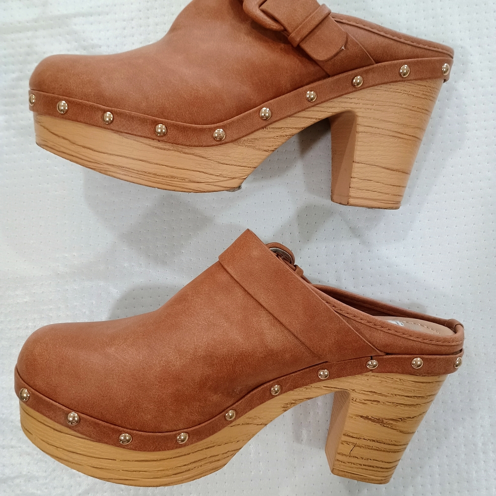 Catalina Tan Mules with Chunky Heel and Studded Detail